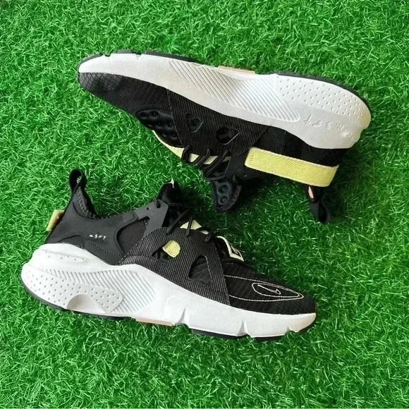 Nike Huarache-Type - Picture 6 of 12